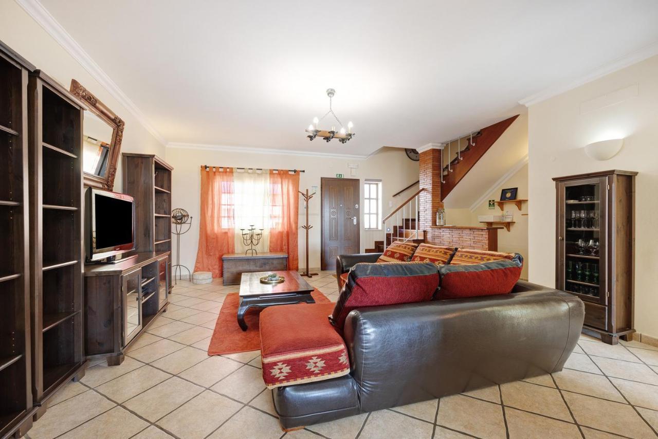 My Friendly House Villa Lagos Bagian luar foto